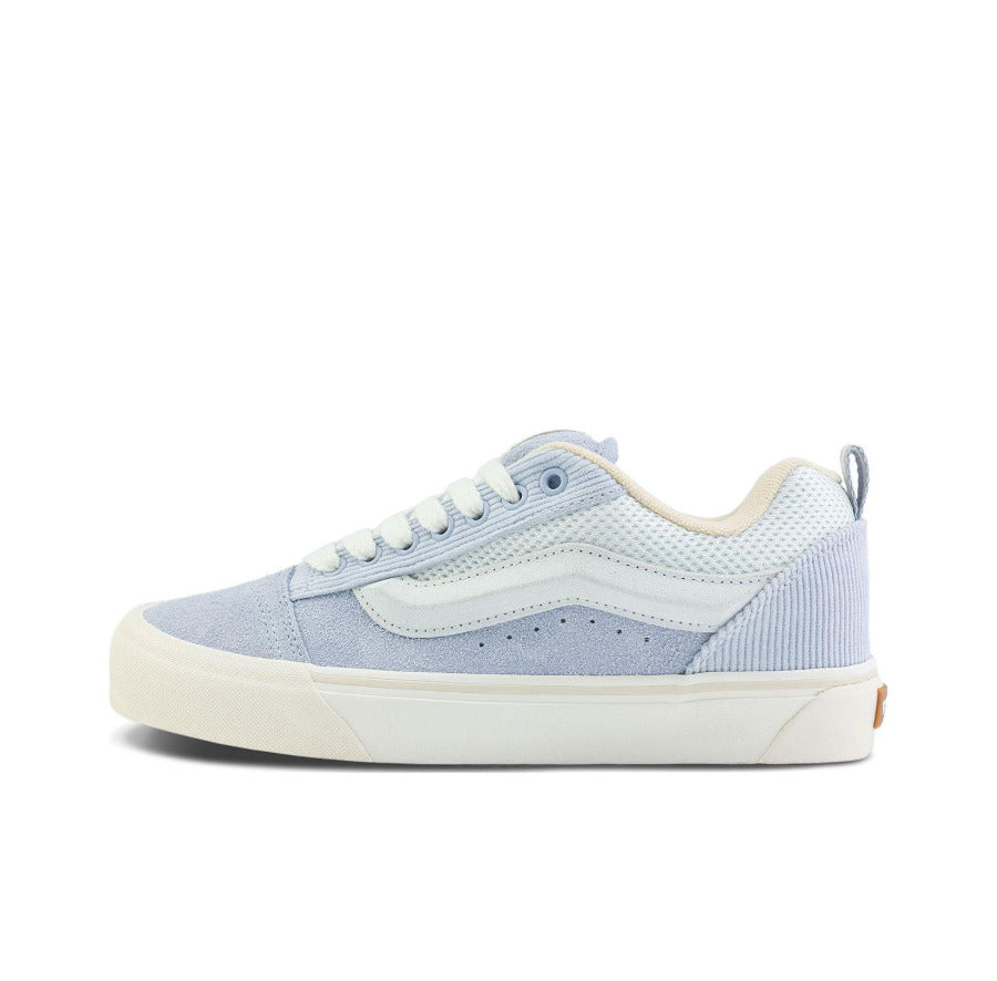 Buy Vans Knu Skool sneakers – retro style | Vans DE